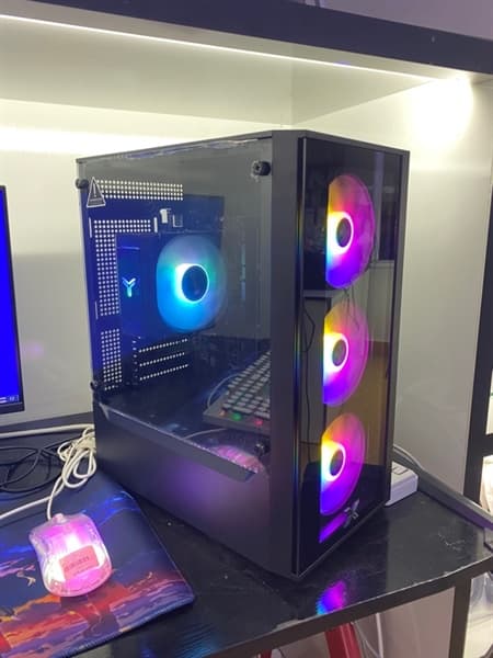 PC I5-8400 RAM 16G SSD 256G VGA 550 4G